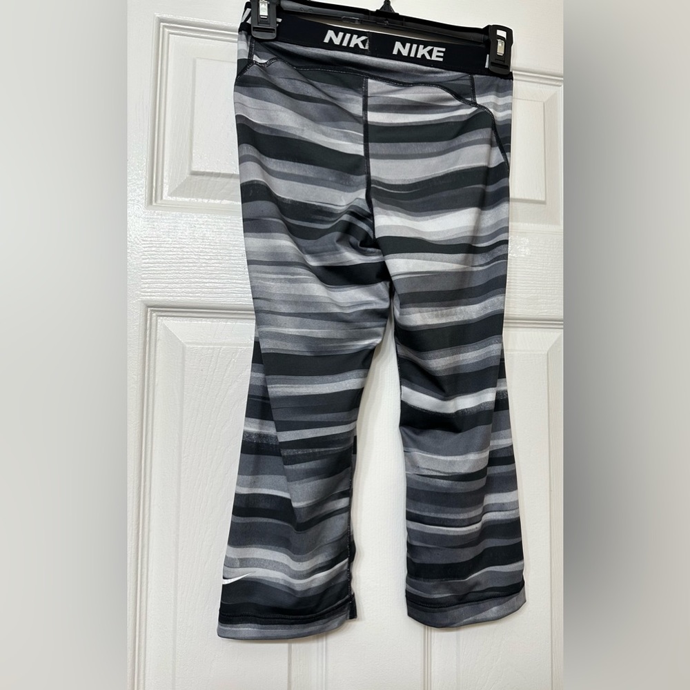 NIKE  Pants Yoga Athletic Gray Stripe  Running Workout Leggings Dri Fit Small